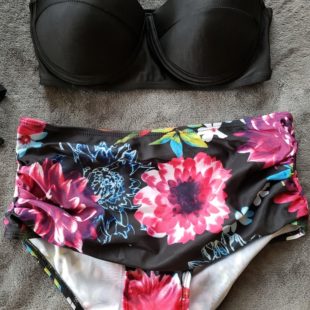 Bikini Set - Picture 4 of 4
